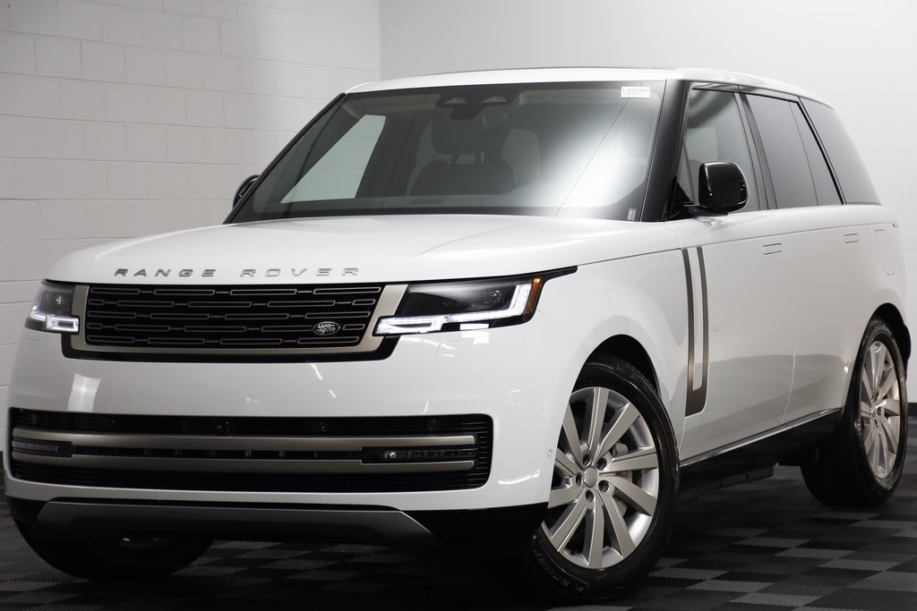 2025 Land Rover Range Rover SE's photo