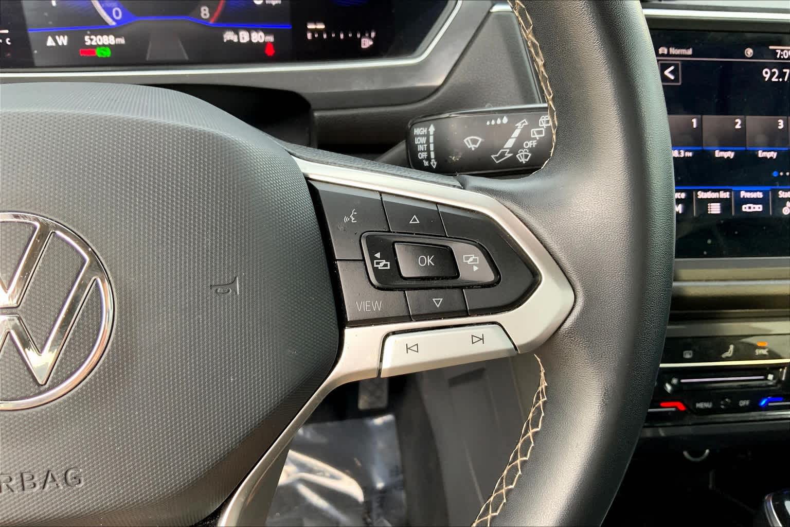 2022 Volkswagen Tiguan SE photo 23