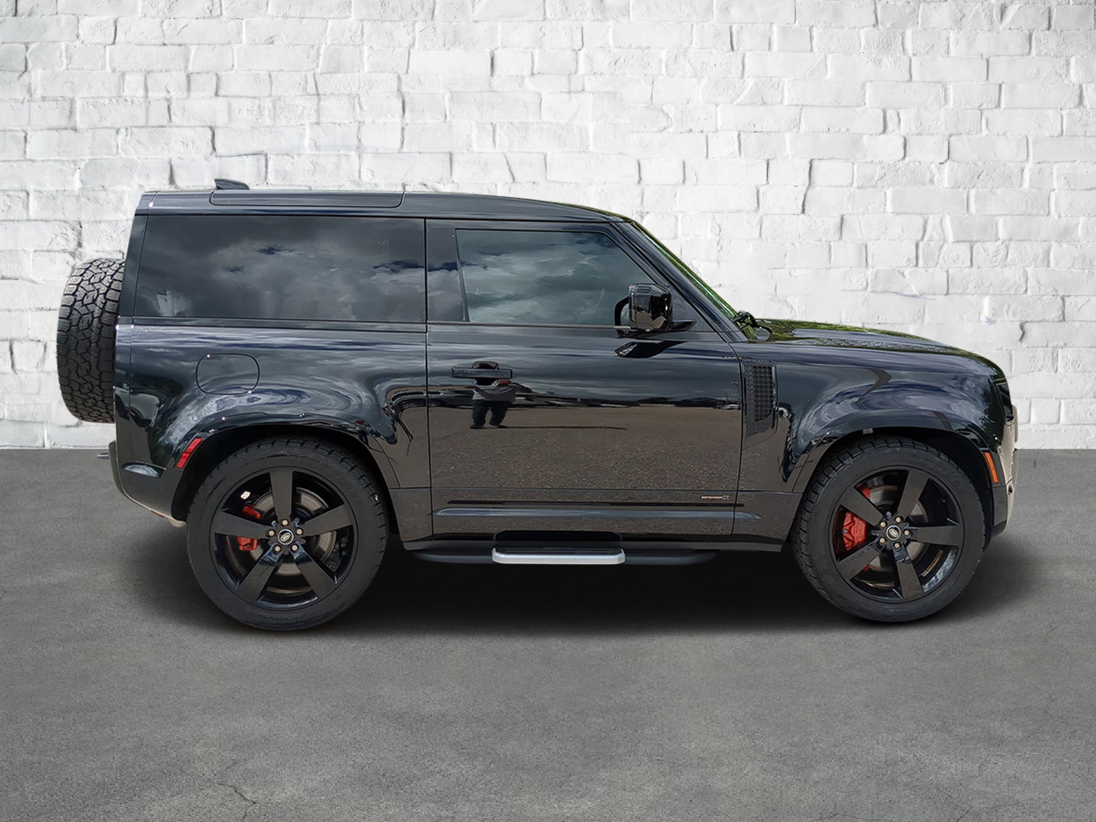 2022 Land Rover Defender X photo 2