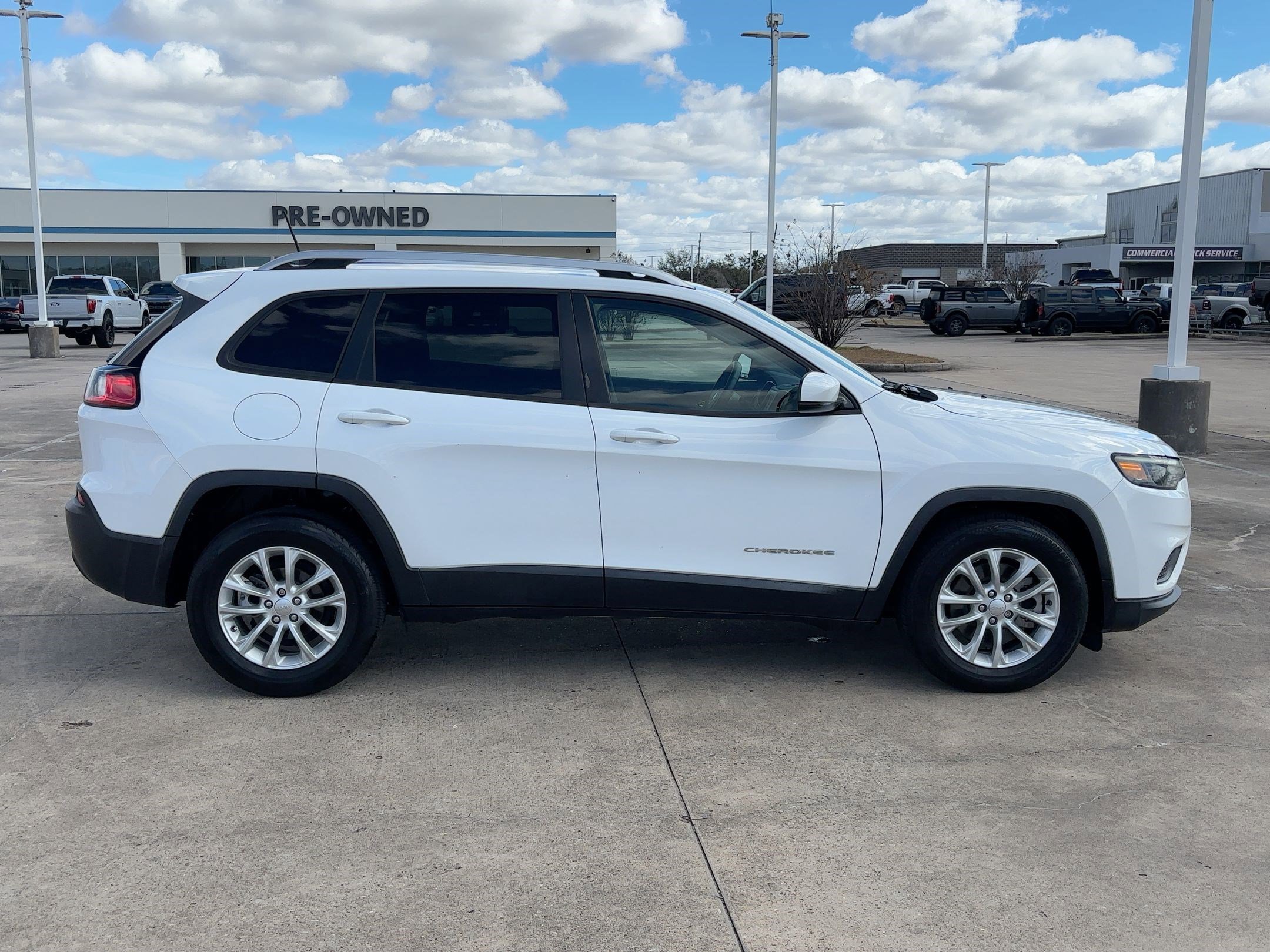 Used 2021 Jeep Cherokee Latitude with VIN 1C4PJLCB5MD134561 for sale in Manvel, TX