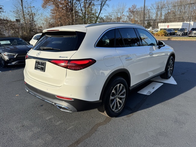 2025 Mercedes Benz GLC 300 4MATIC photo 3