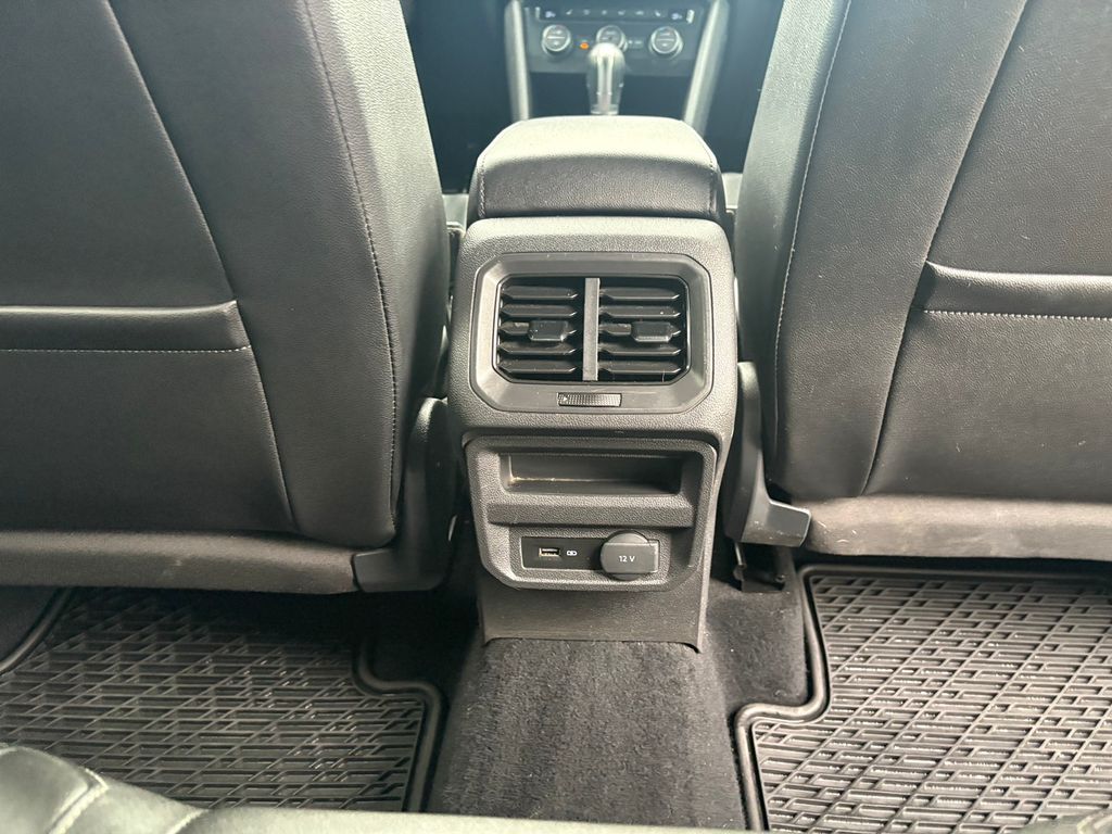 2019 Volkswagen Tiguan SEL R-Line photo 19