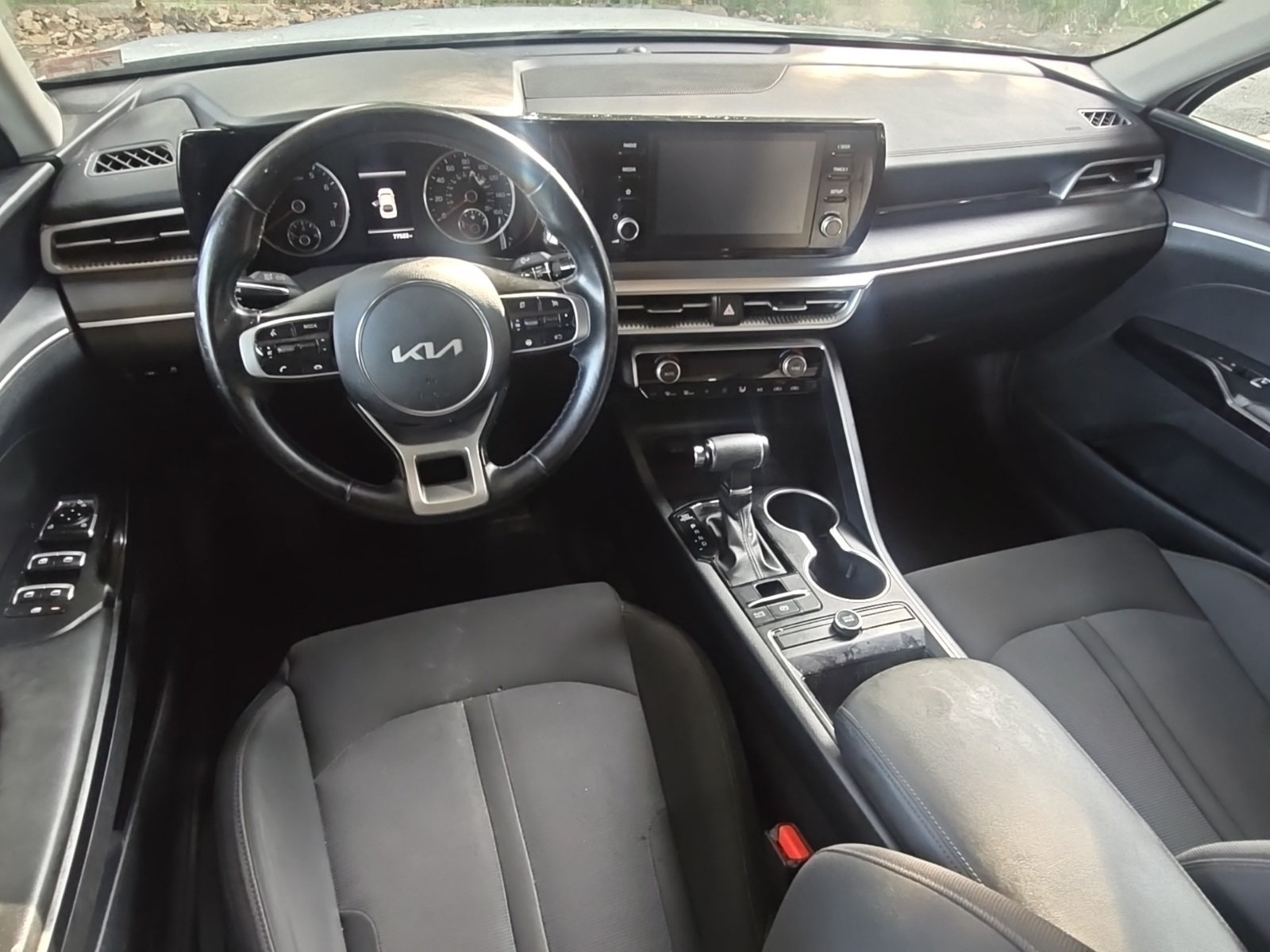 2022 Kia K5 LXS photo 2