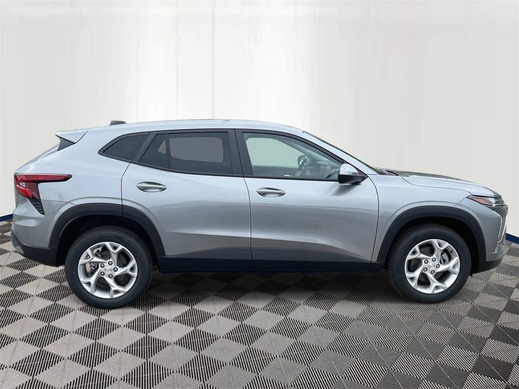 2026 Chevrolet Trax LS photo 6