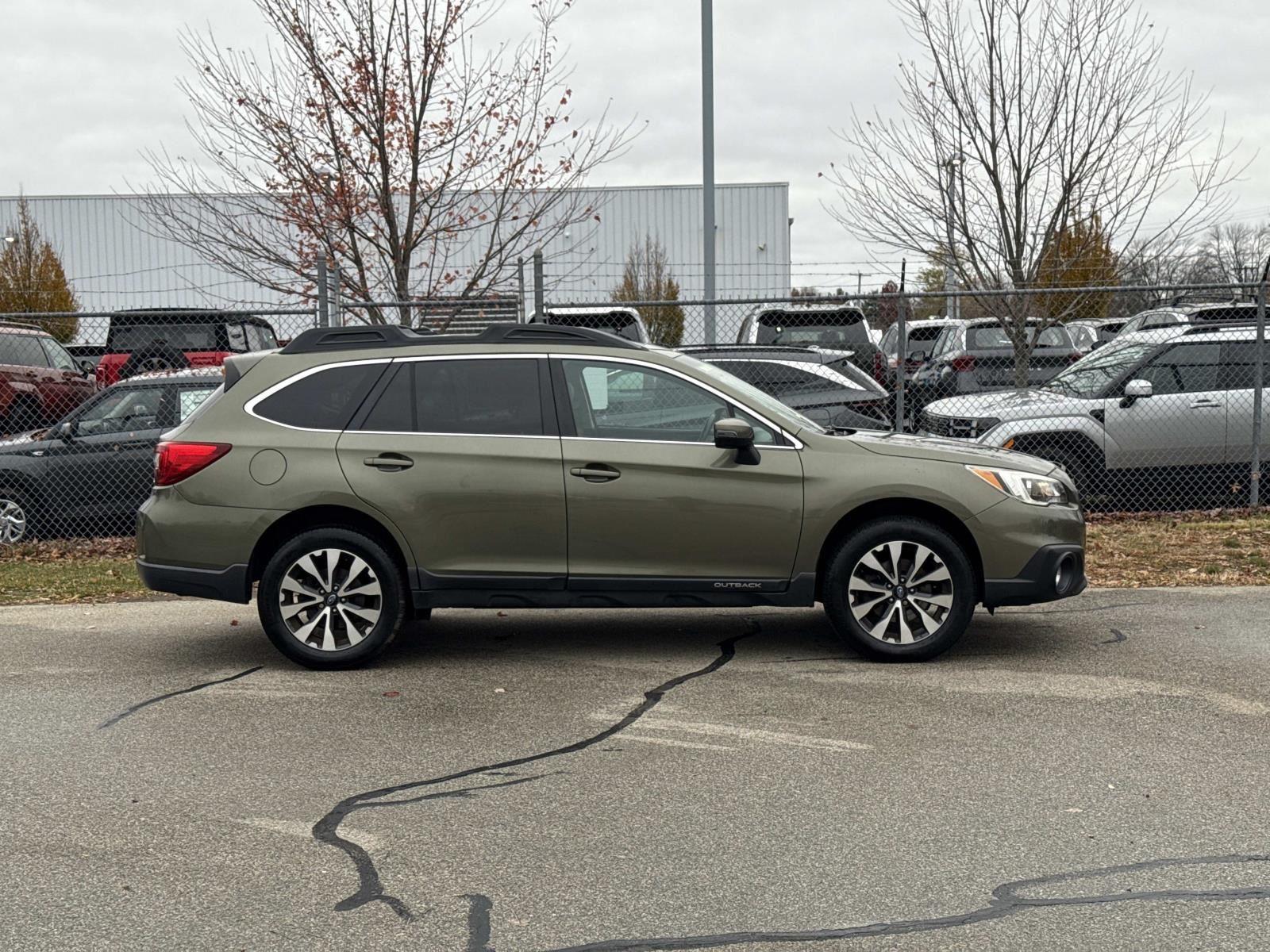 2016 Subaru Outback 2.5i Limited photo 3