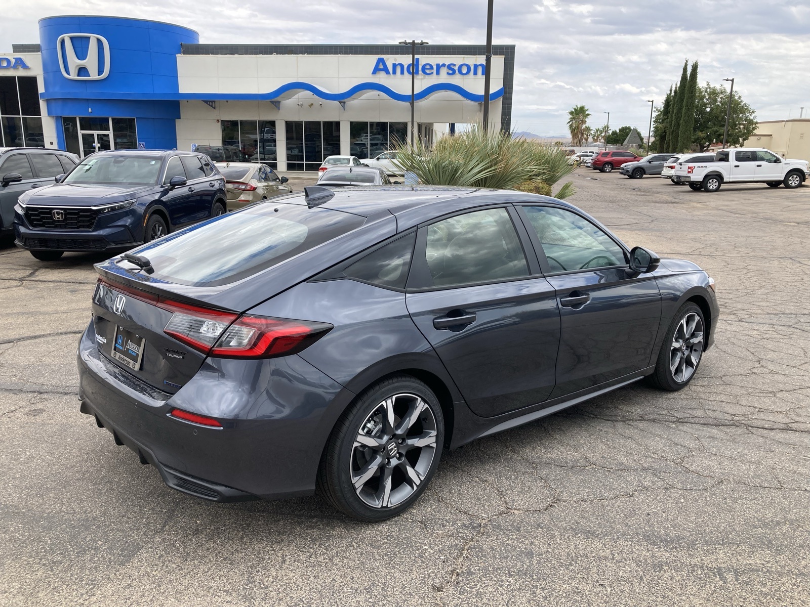 2026 Honda Civic Hatchback Sport Touring Hybrid photo 4