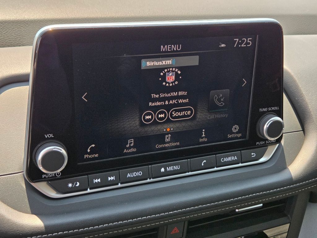 2025 Nissan Rogue SV photo 10