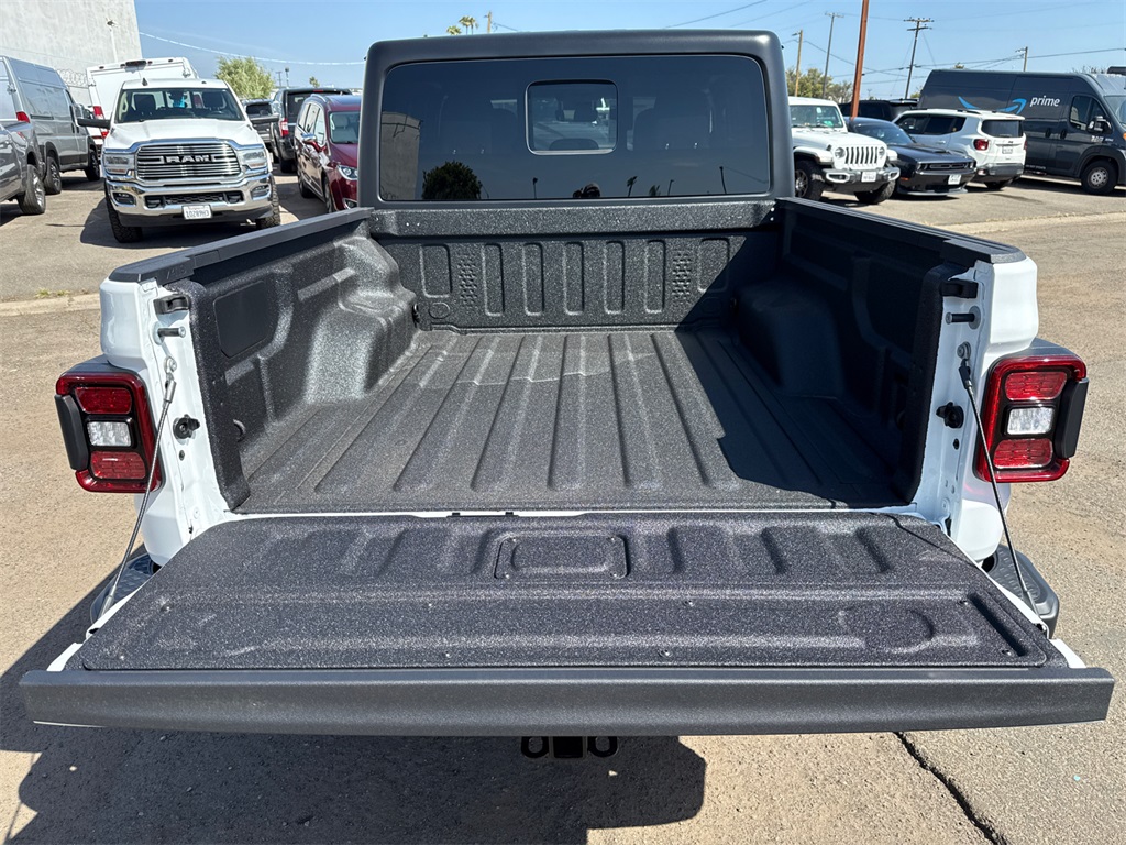 2025 Jeep Gladiator Willys photo 13