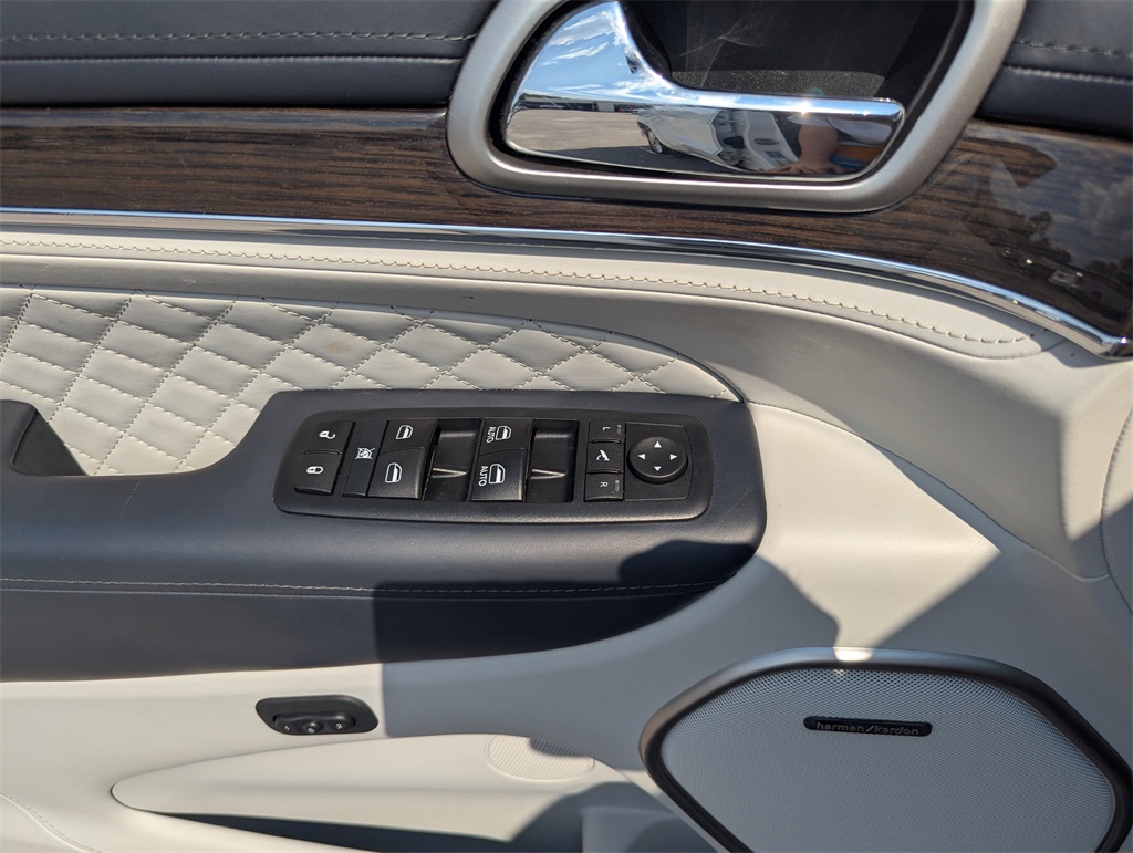 2017 Jeep Grand Cherokee Summit photo 17