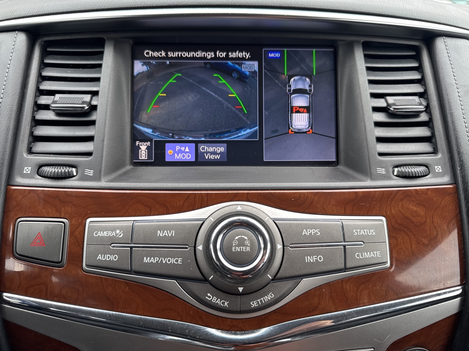 2019 Infiniti QX80 Luxe photo 21