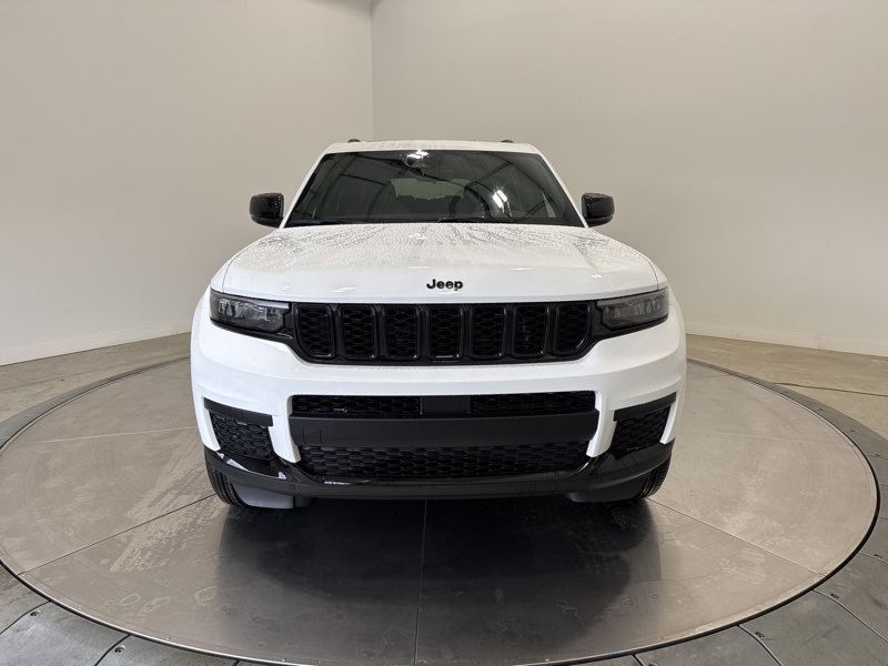 2025 Jeep Grand Cherokee Altitude X photo 2