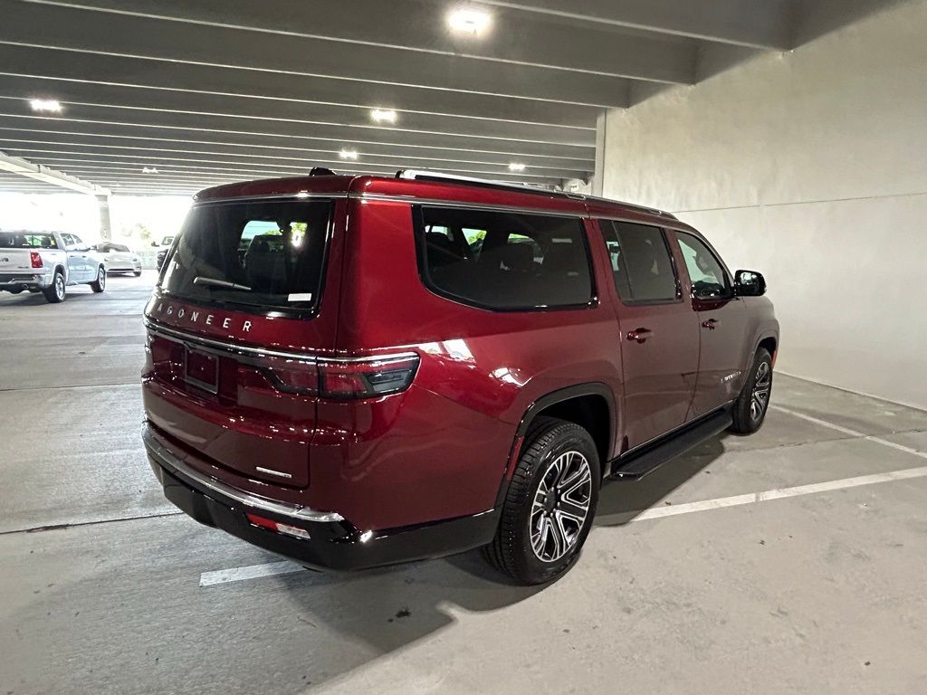 2024 Jeep Wagoneer L Series II photo 3