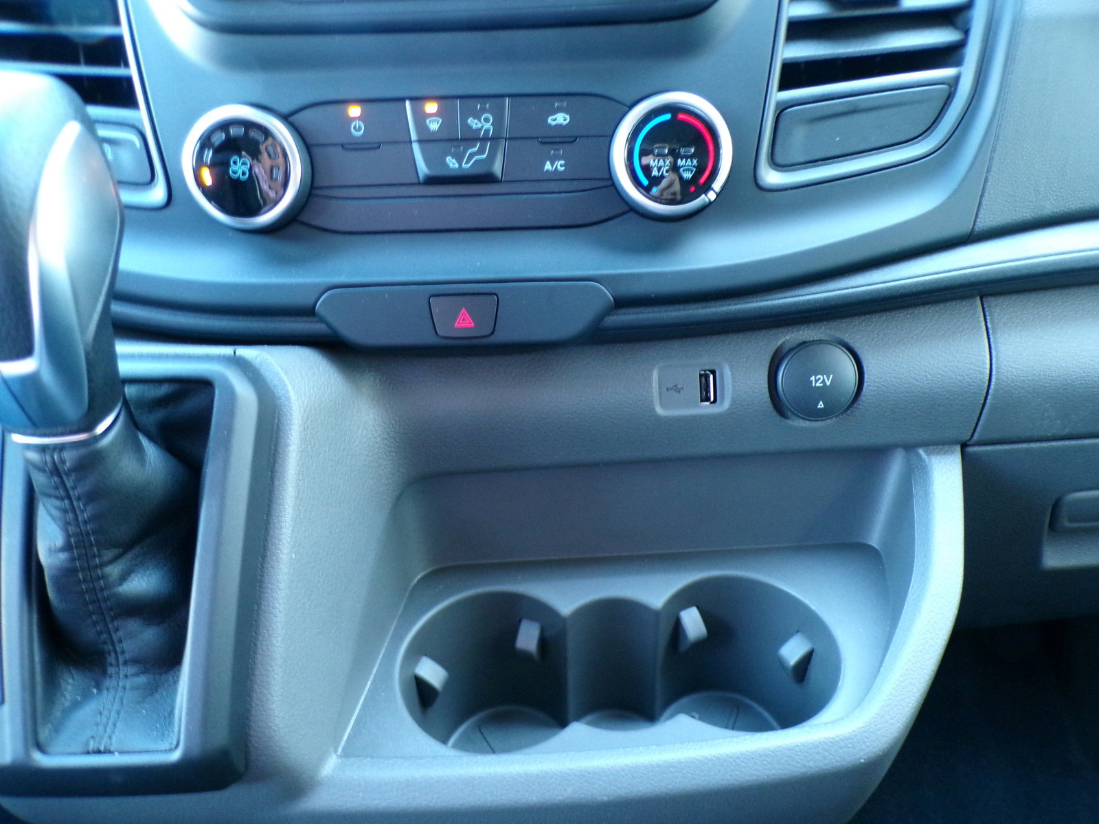 2024 Ford Transit Cargo Van photo 18