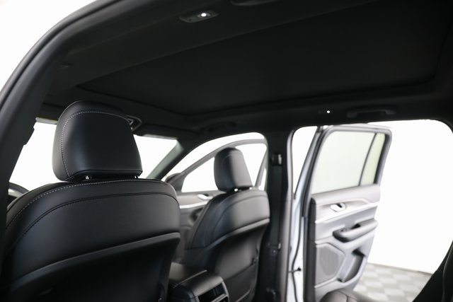 2025 Jeep Grand Cherokee Limited photo 17