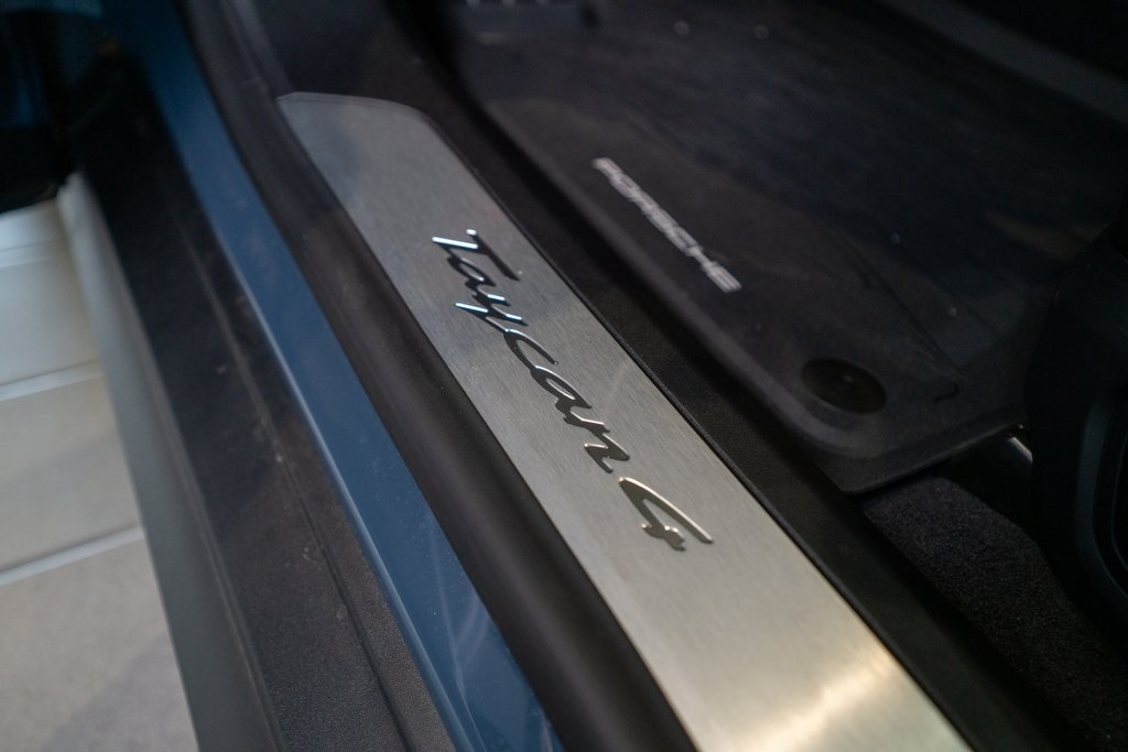 2025 Porsche Taycan 4 photo 21