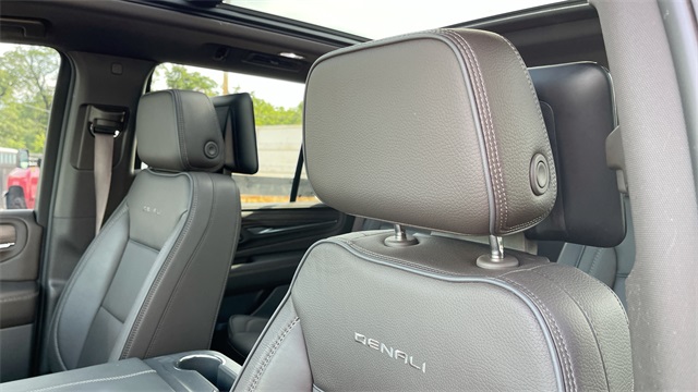 2024 GMC YUKON - Image 21