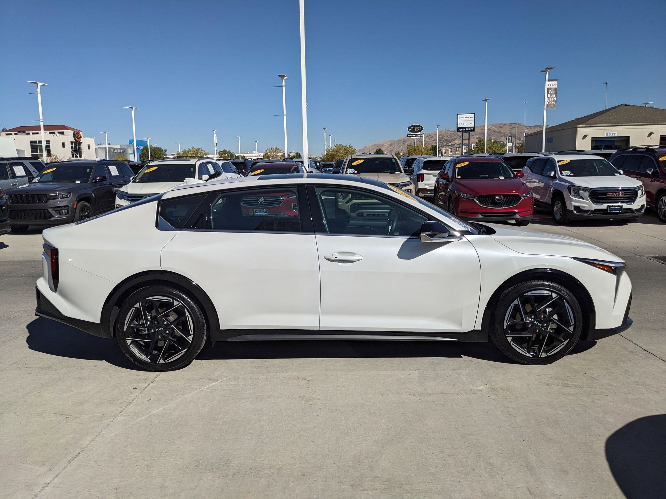 2025 Kia K4 GT-Line photo 5