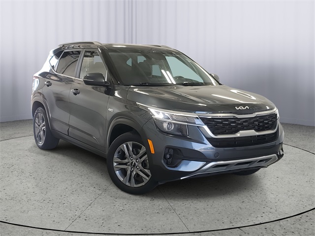 2022 Kia Seltos S photo 2