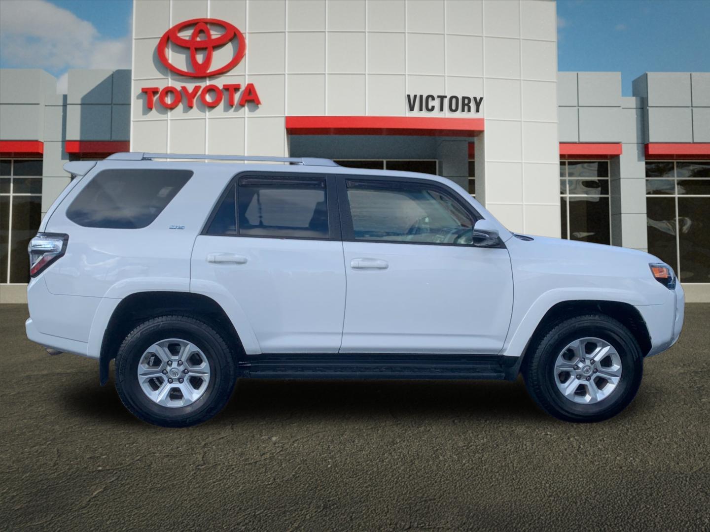 2017 Toyota 4Runner SR5 Premium photo 2