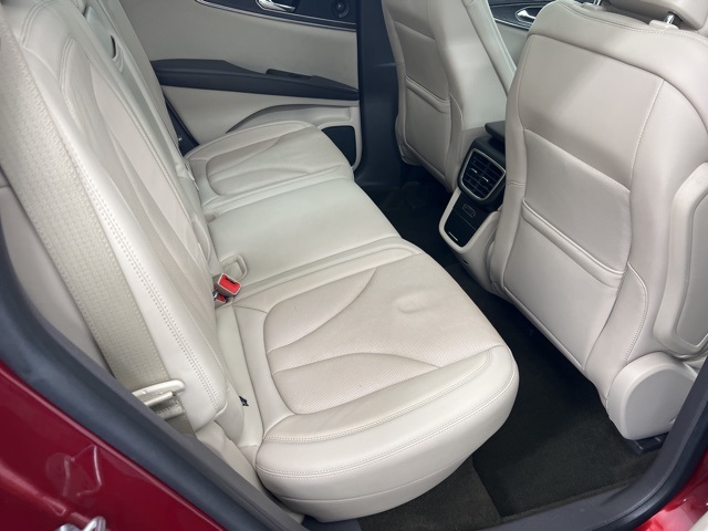 2019 Lincoln Nautilus Reserve photo 16