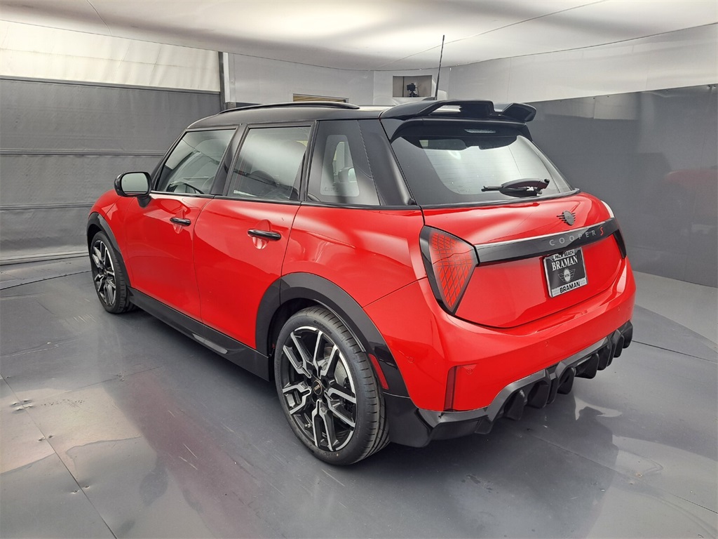 2026 Mini Cooper 4 Door Hardtop S Iconic photo 5