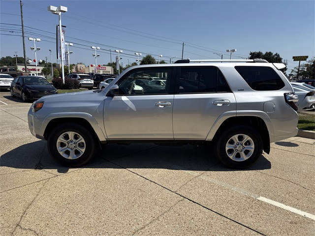 2024 Toyota 4Runner SR5 photo 6