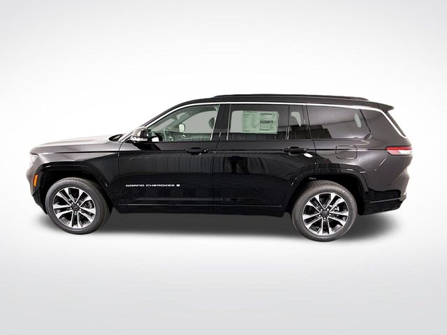 2025 Jeep Grand Cherokee Overland photo 4