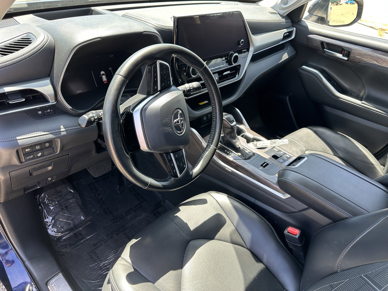 2023 Toyota Highlander Platinum photo 9
