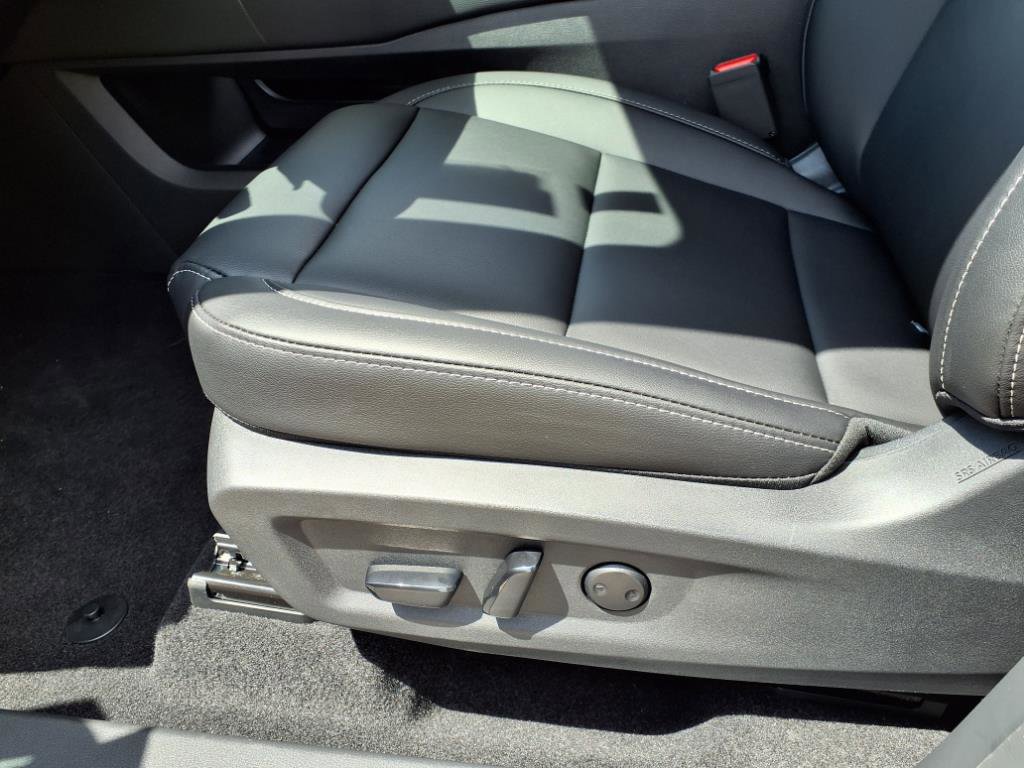 2025 Nissan Murano SL photo 13