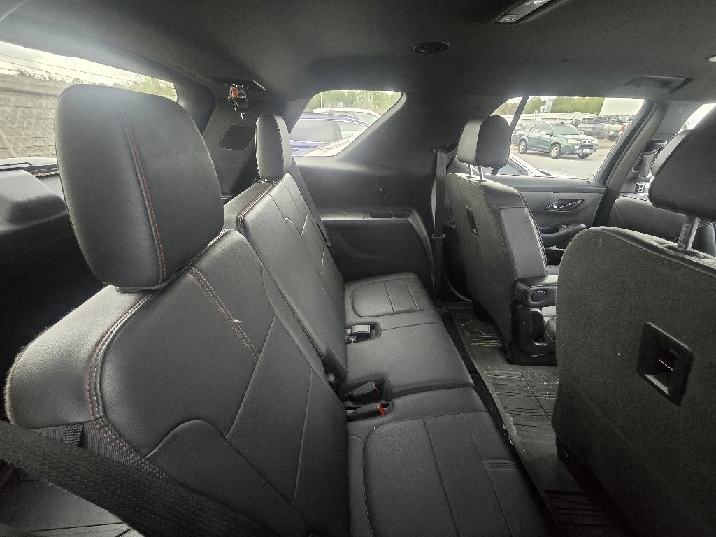 2022 Chevrolet Traverse RS photo 2