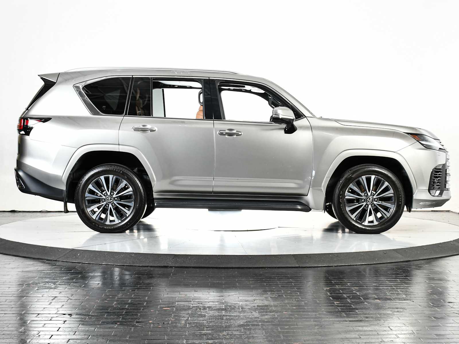 2023 Lexus LX 600 Premium photo 5