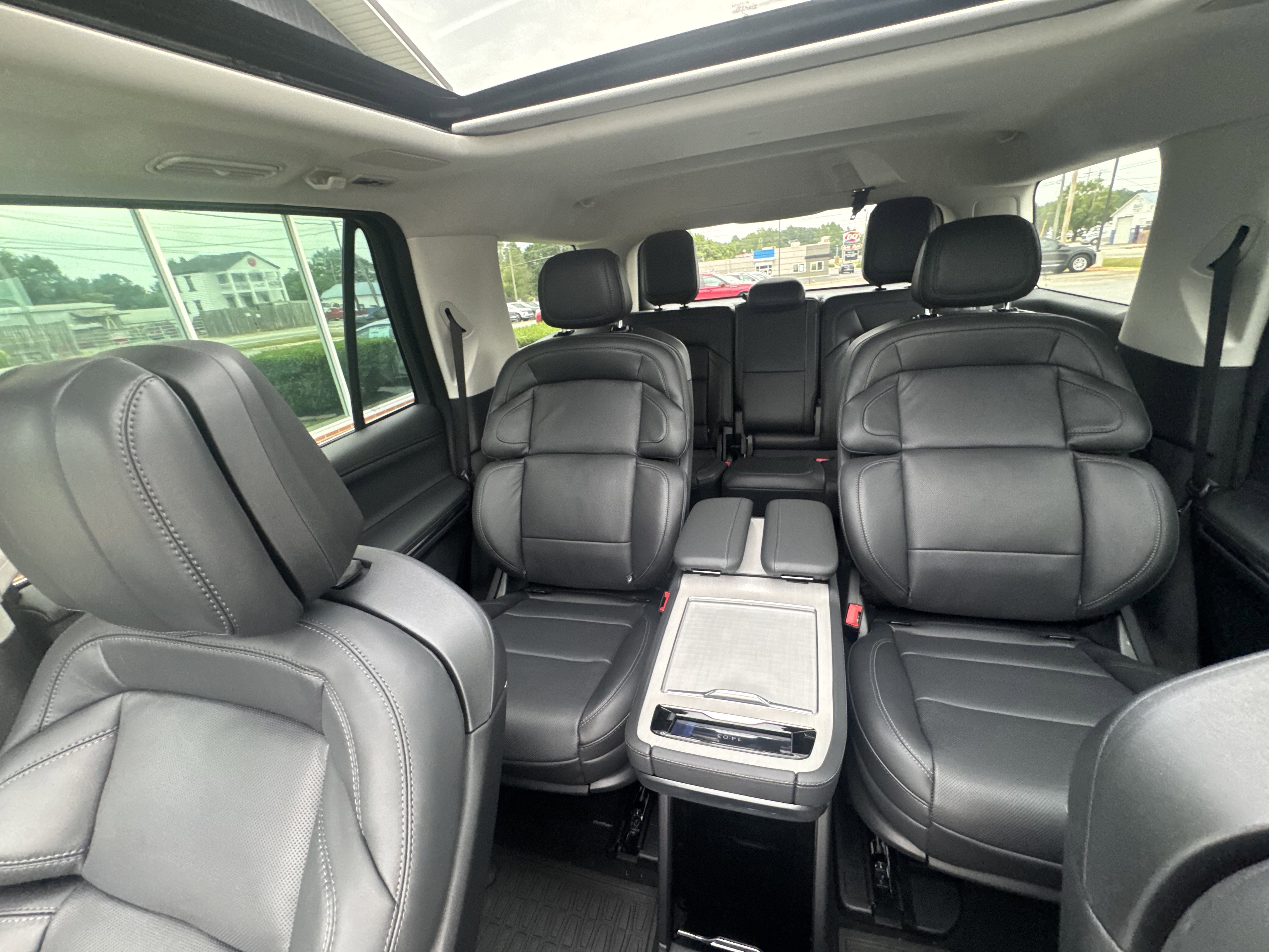 2025 Lincoln Navigator Reserve photo 4