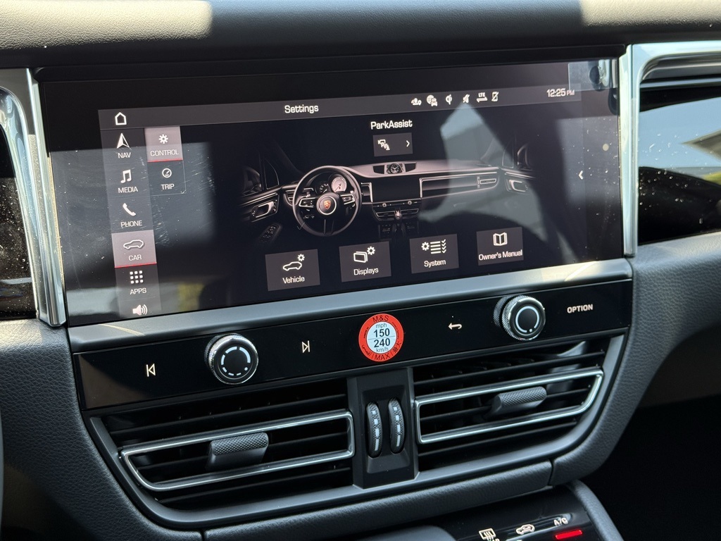 2025 Porsche Macan S photo 18