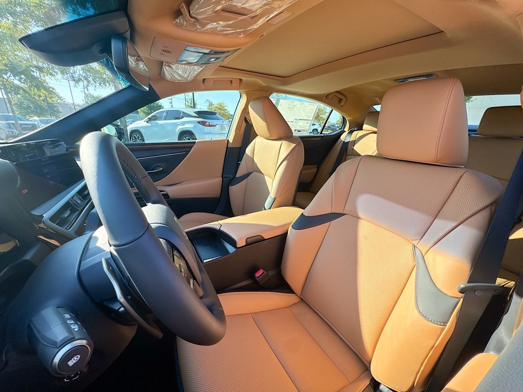 2025 Lexus ES 350 photo 5