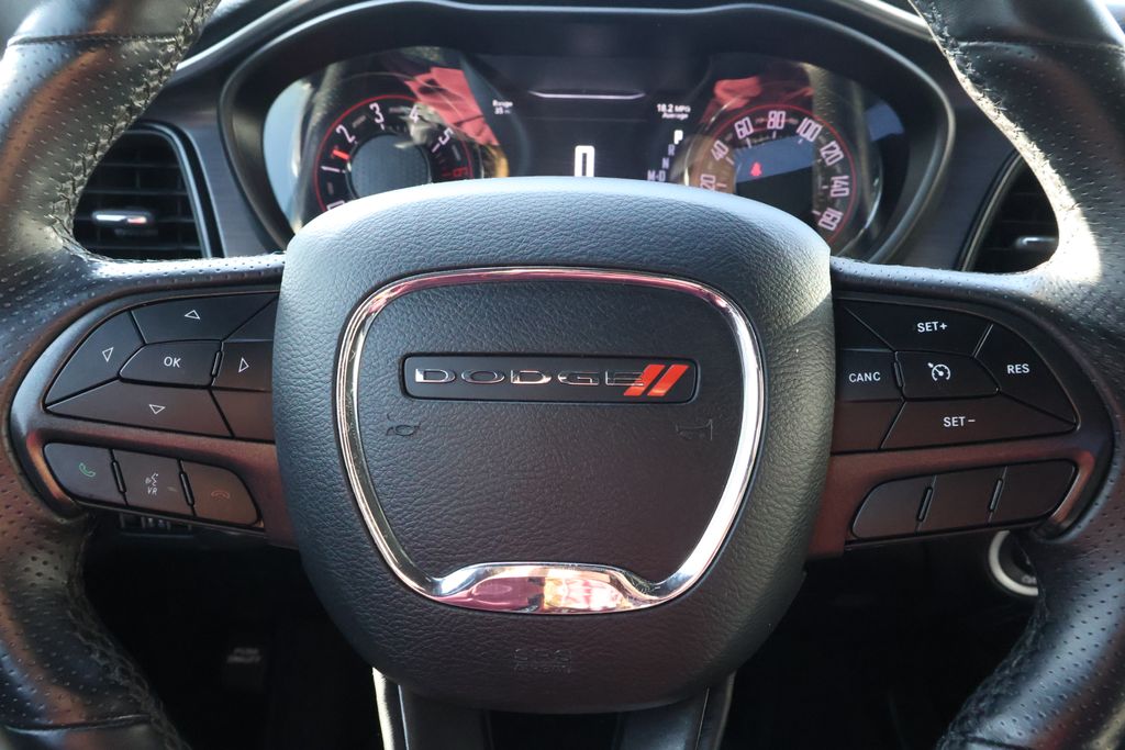 2018 Dodge Challenger R/T photo 17