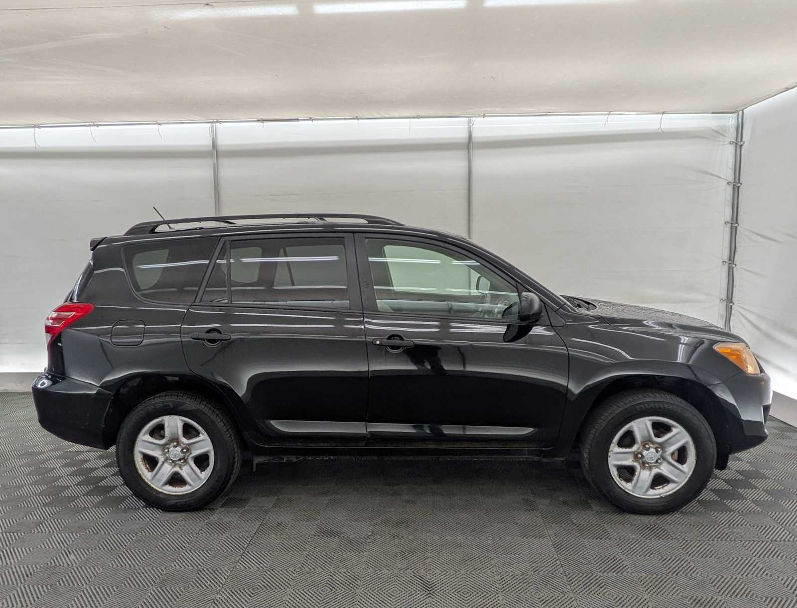 2009 Toyota RAV4 Base photo 2