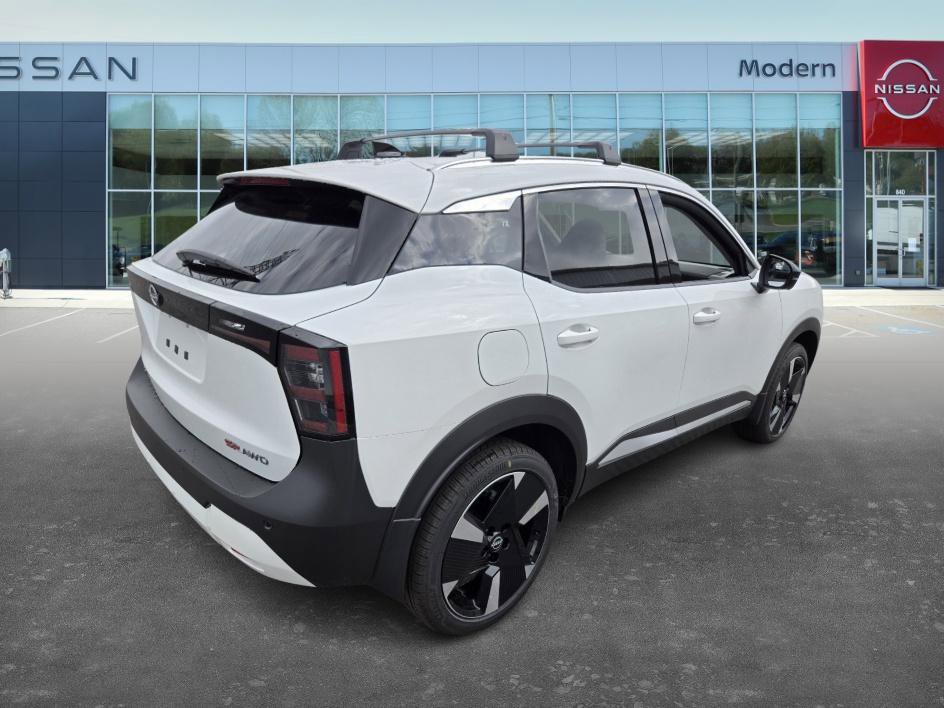 2026 Nissan Kicks SR photo 3