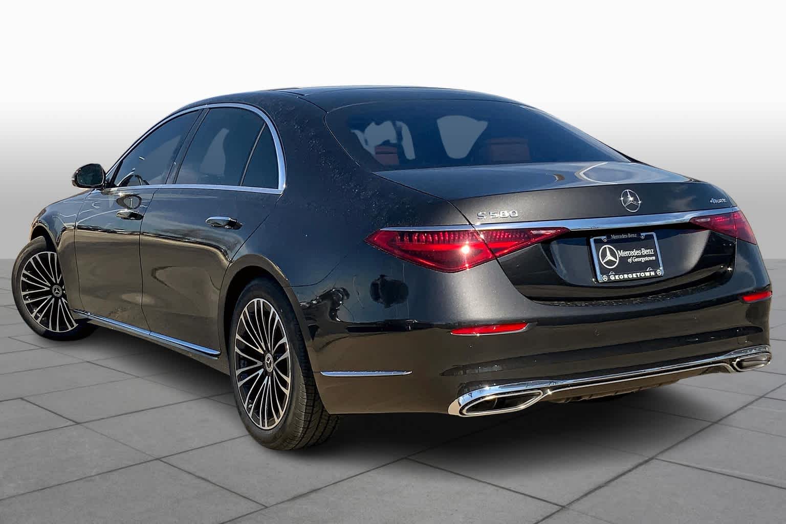 2024 Mercedes Benz S 580 4MATIC photo 4