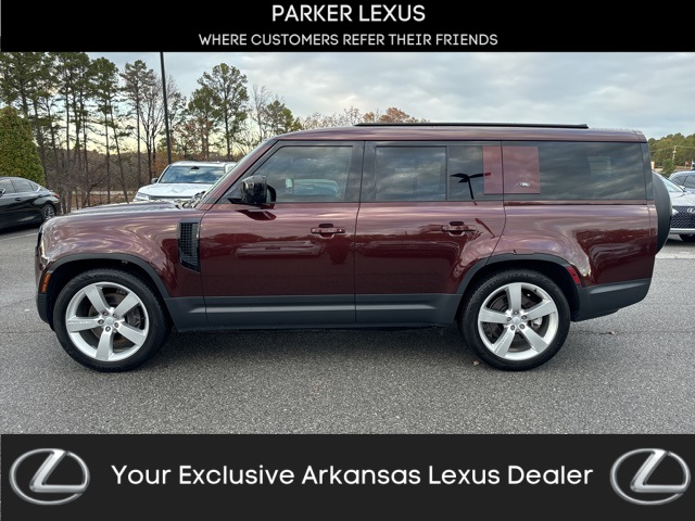 2023 Land Rover Defender First Edition's photo