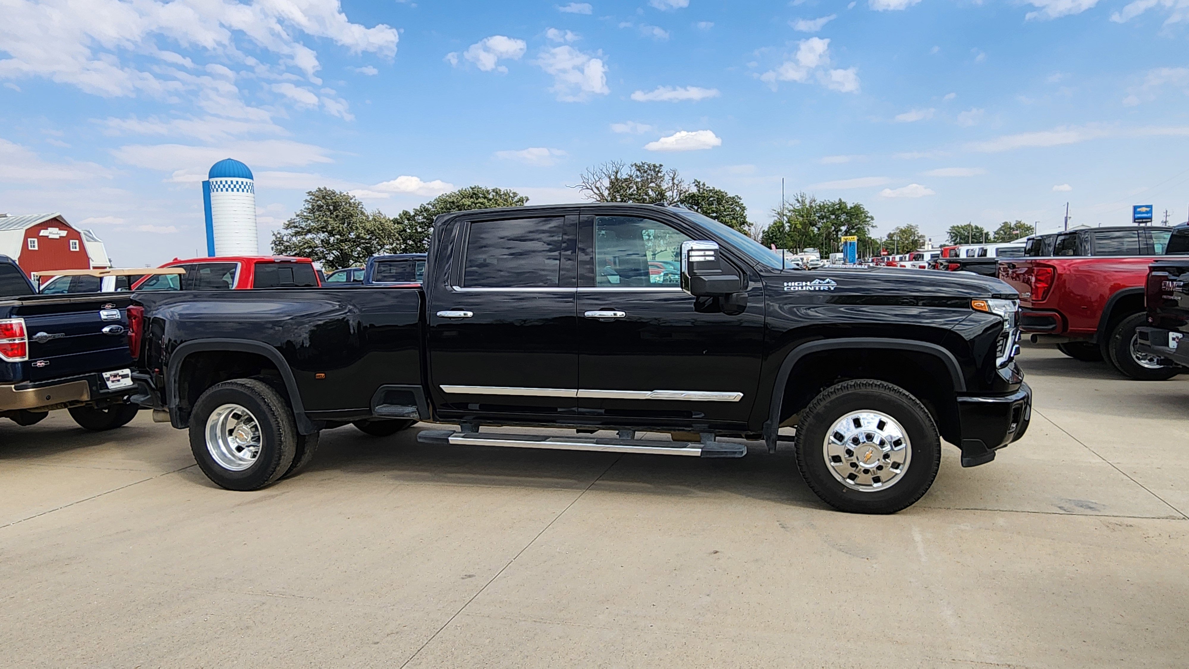 2025 Chevrolet Silverado 3500HD High Country photo 4