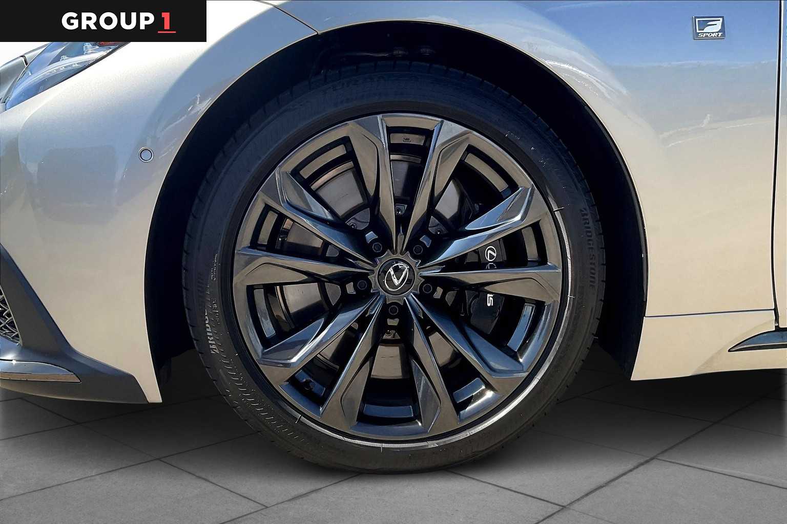 2025 Lexus LS 500 F SPORT photo 8