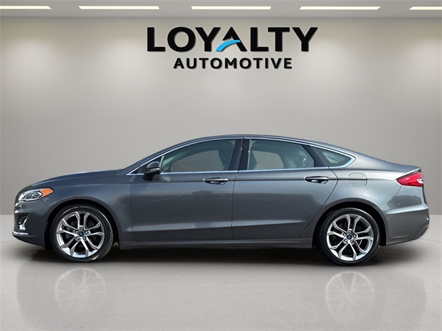 2020 Ford Fusion Hybrid Titanium photo 2