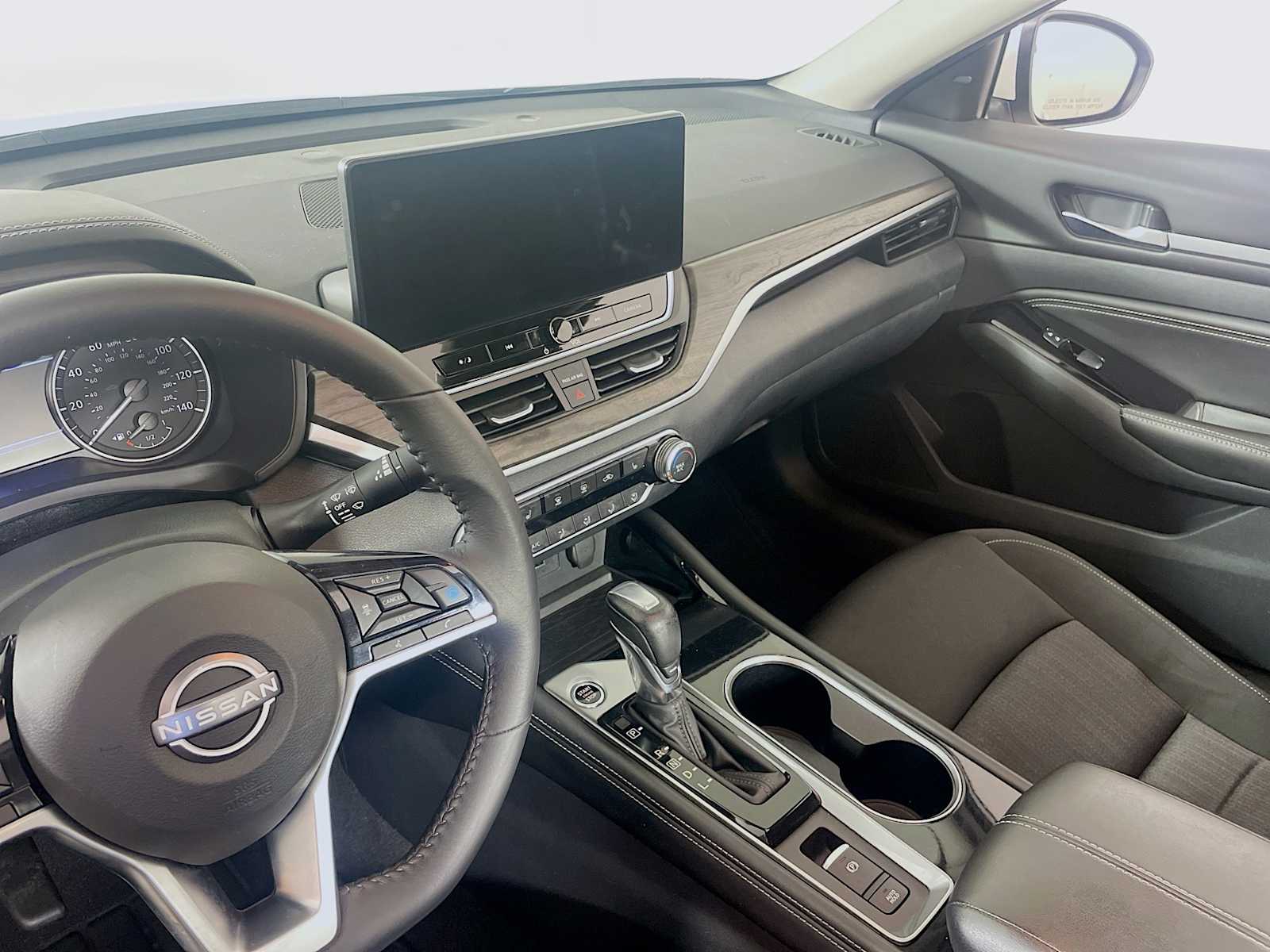 2023 Nissan Altima 2.5 SV photo 22