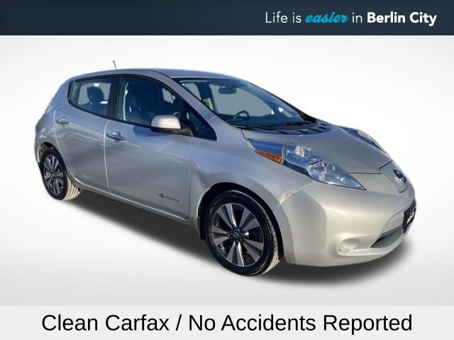 2017 Nissan LEAF SV's photo