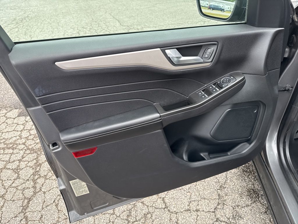 2021 Ford Escape Hybrid SEL photo 19