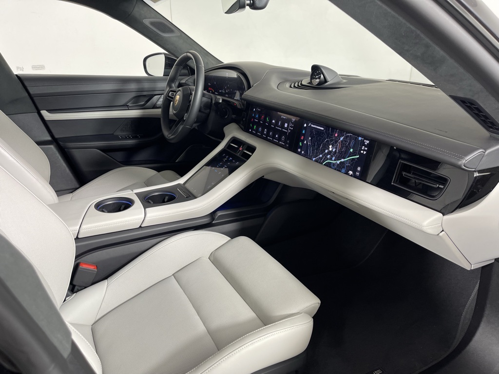 2024 Porsche Taycan Turbo photo 20