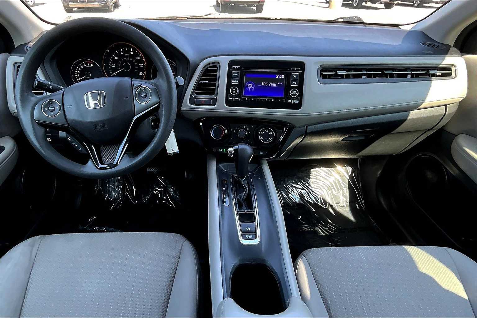 2016 Honda HR-V LX photo 13