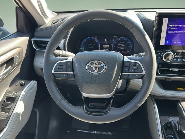 2025 Toyota Highlander Hybrid Platinum photo 3