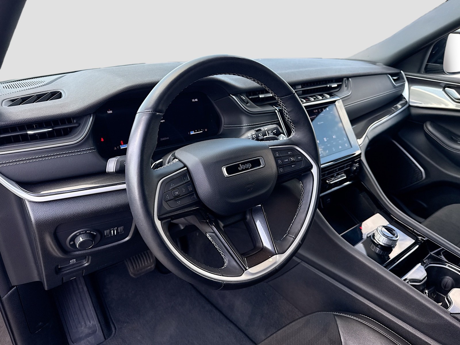2022 Jeep Grand Cherokee Altitude photo 6