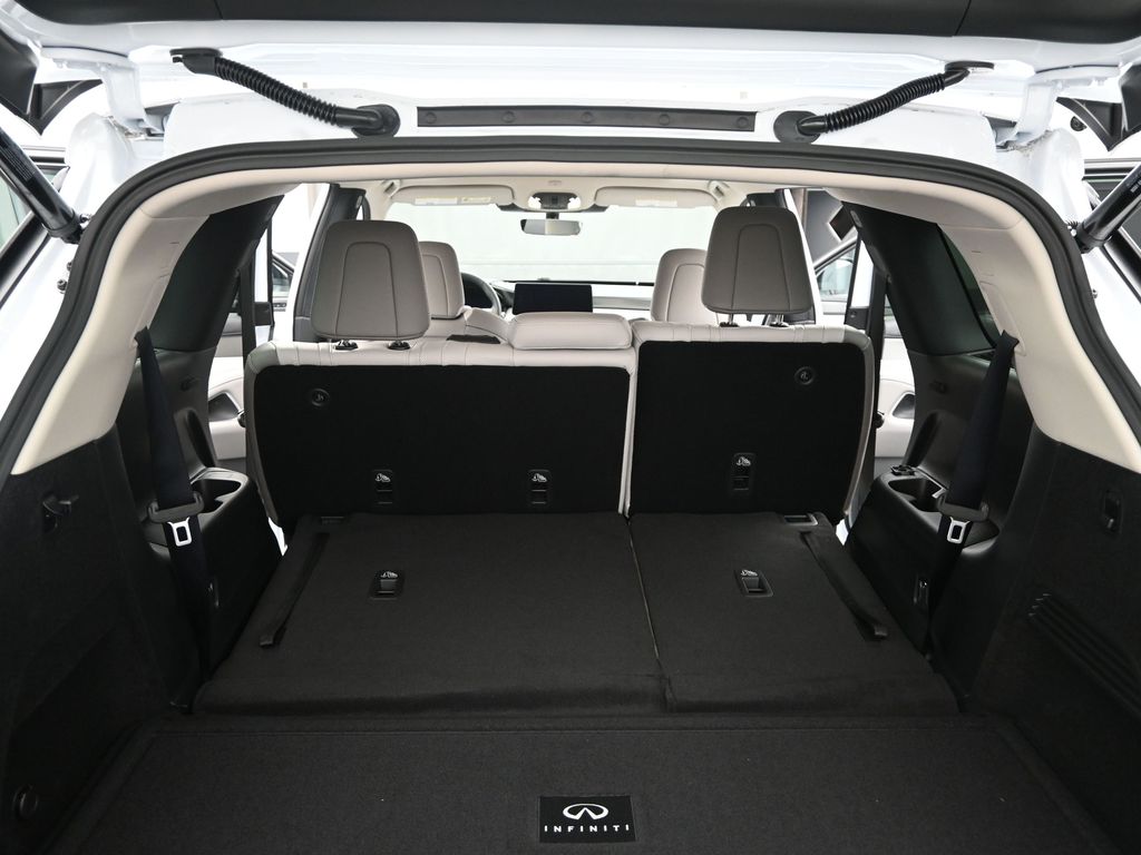 2026 Infiniti QX60 Luxe photo 13